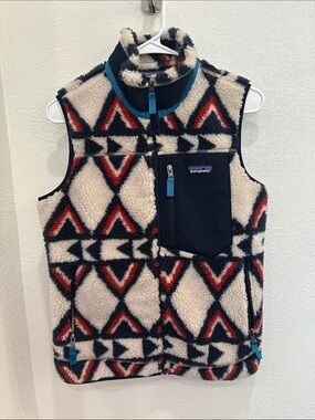Patagonia Women’s Sherpa Fleece Vest in Cream, Navy & Red
